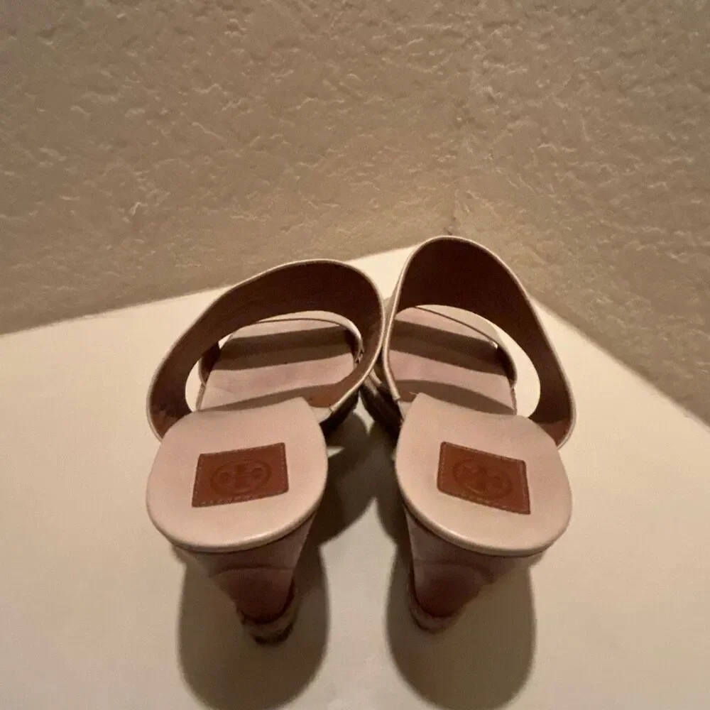 Tory Burch Women's Size 10 Double Strap Wedge Sandals Beige Coastal Old Money